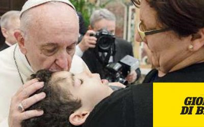 Davide e gli occhi che sanno parlare emozionano pure papa Francesco